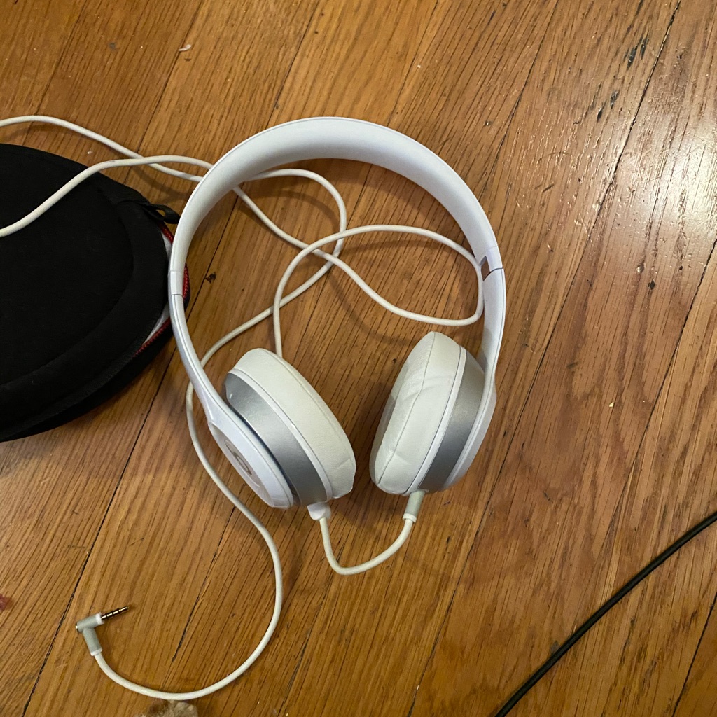 White Beats By Dre